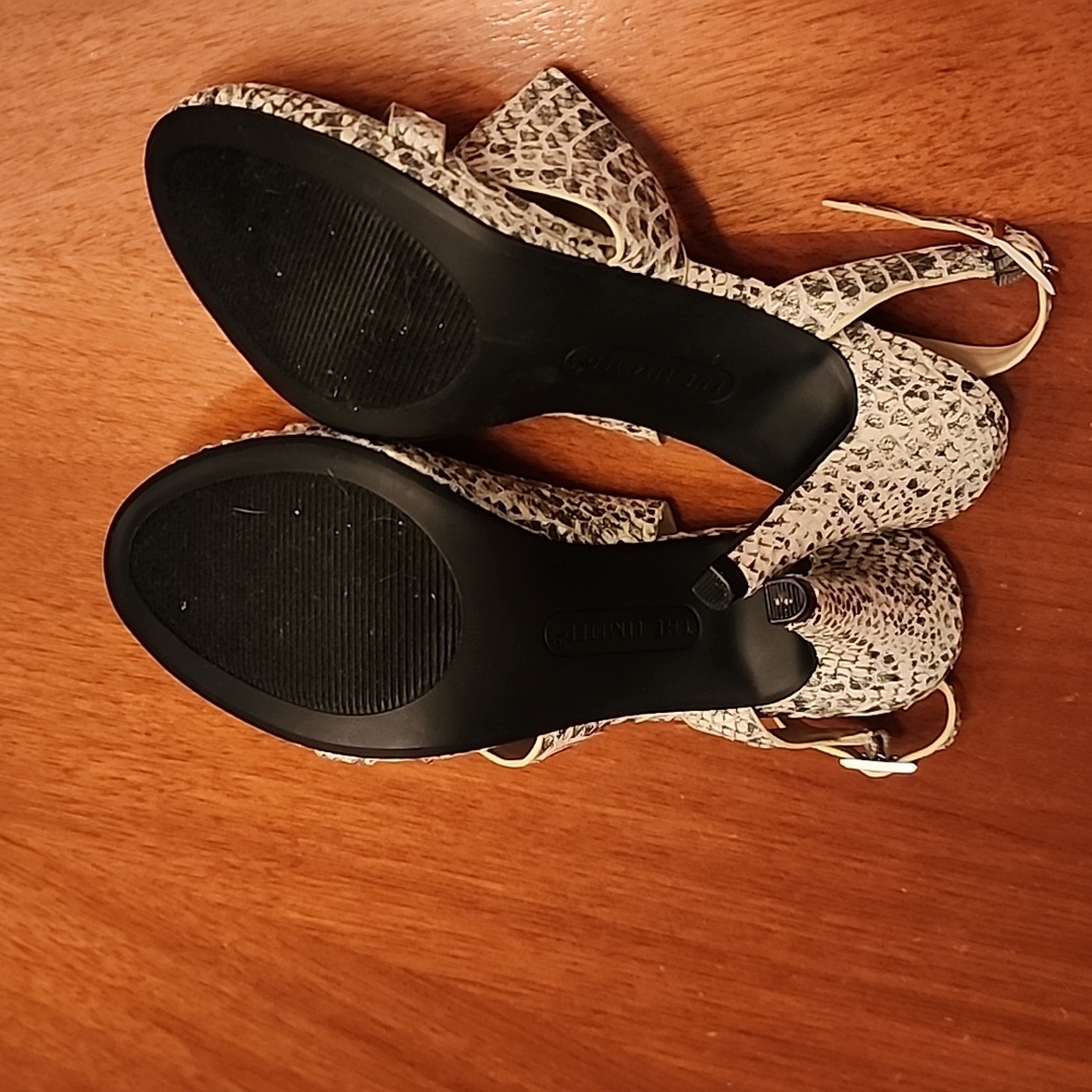 The Limited Python Sling Back Heels!! So Pretty! - image 4